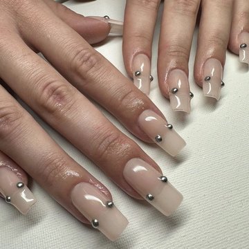 Piercing nehtů