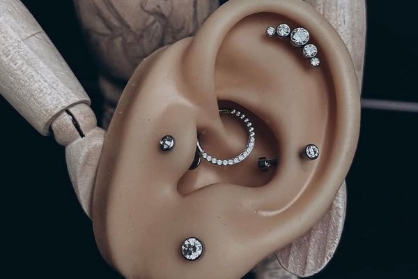 Kurzy piercingu v Praze