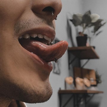 Piercing v Praze