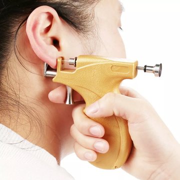 piercing - jehla nebo pistole