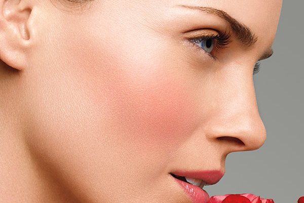 Permanentní make-up lícní kosti