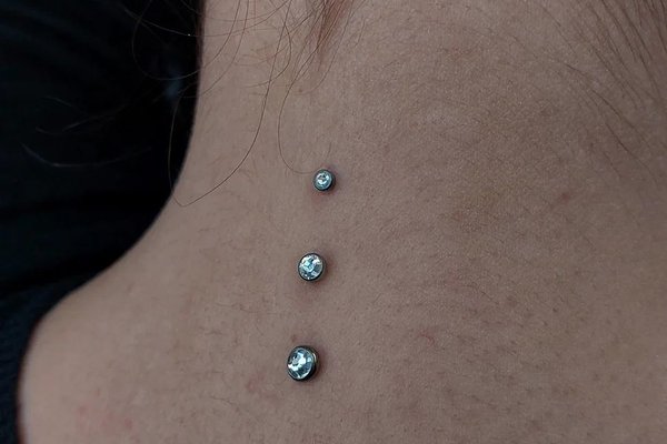 piercing krku