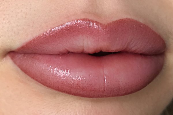 Permanentní make-up rtů Hojení
