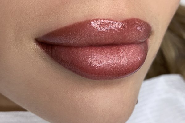 Permanentní make-up rtů Hojení
