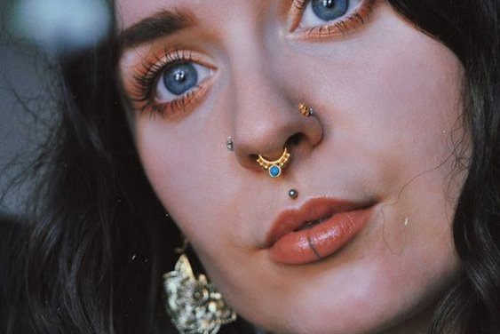 Piercing obličeje