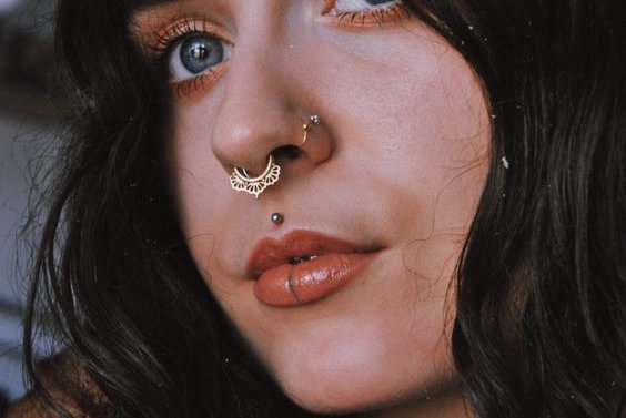 Piercing obličeje