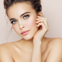 Permanentní make-up lícní kosti