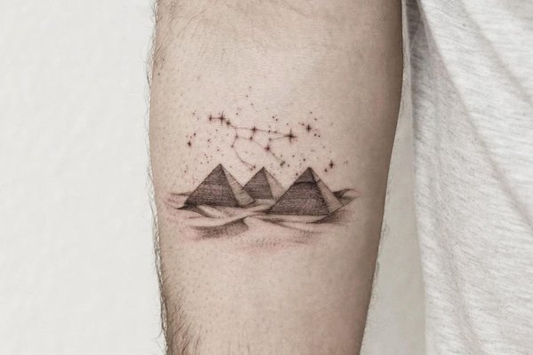 Tetování pyramidy