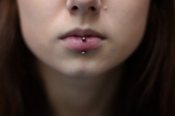 Piercing rtů