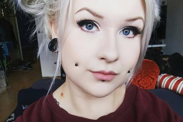 Piercing obličeje